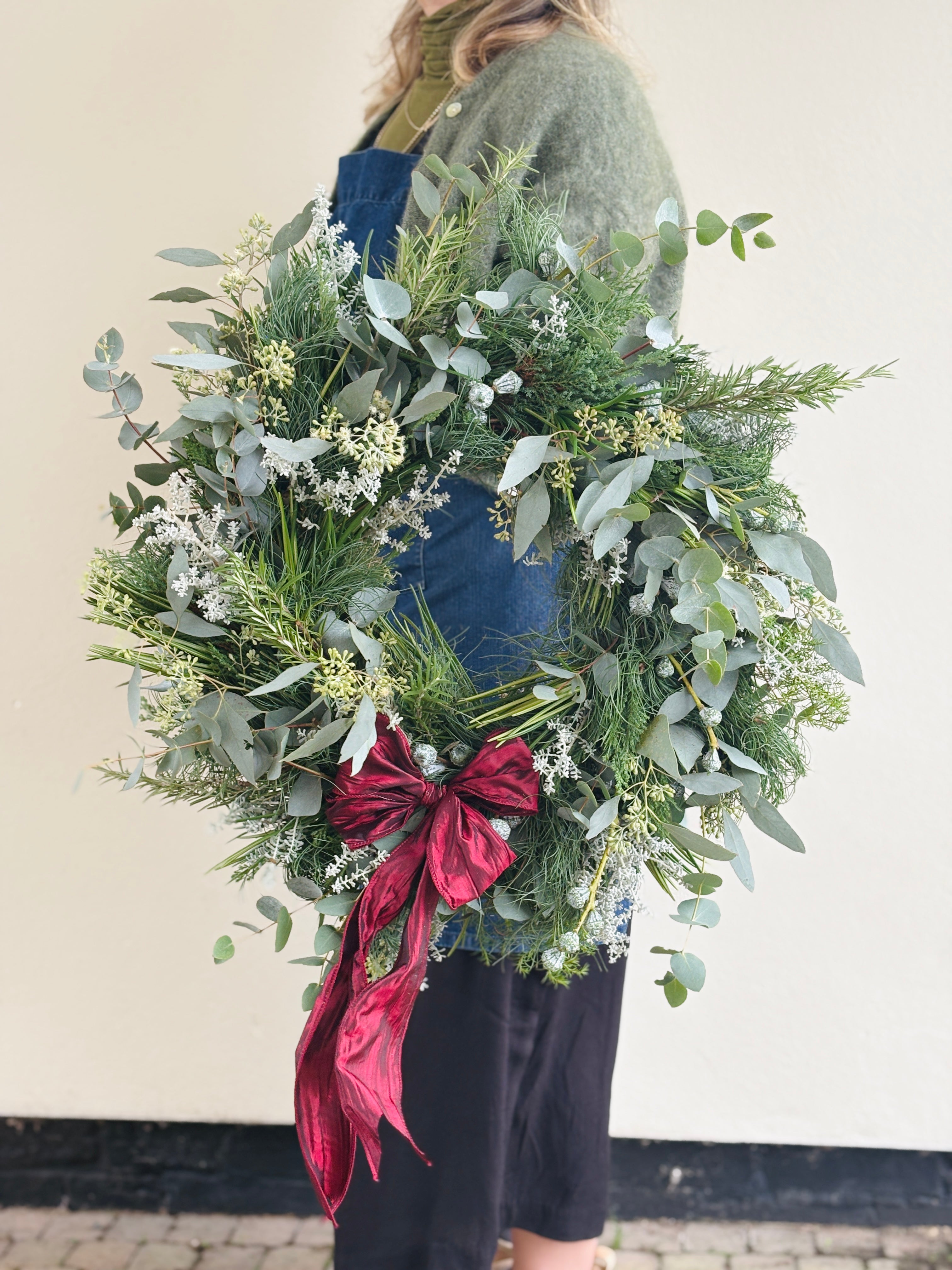 A White Christmas Wreath