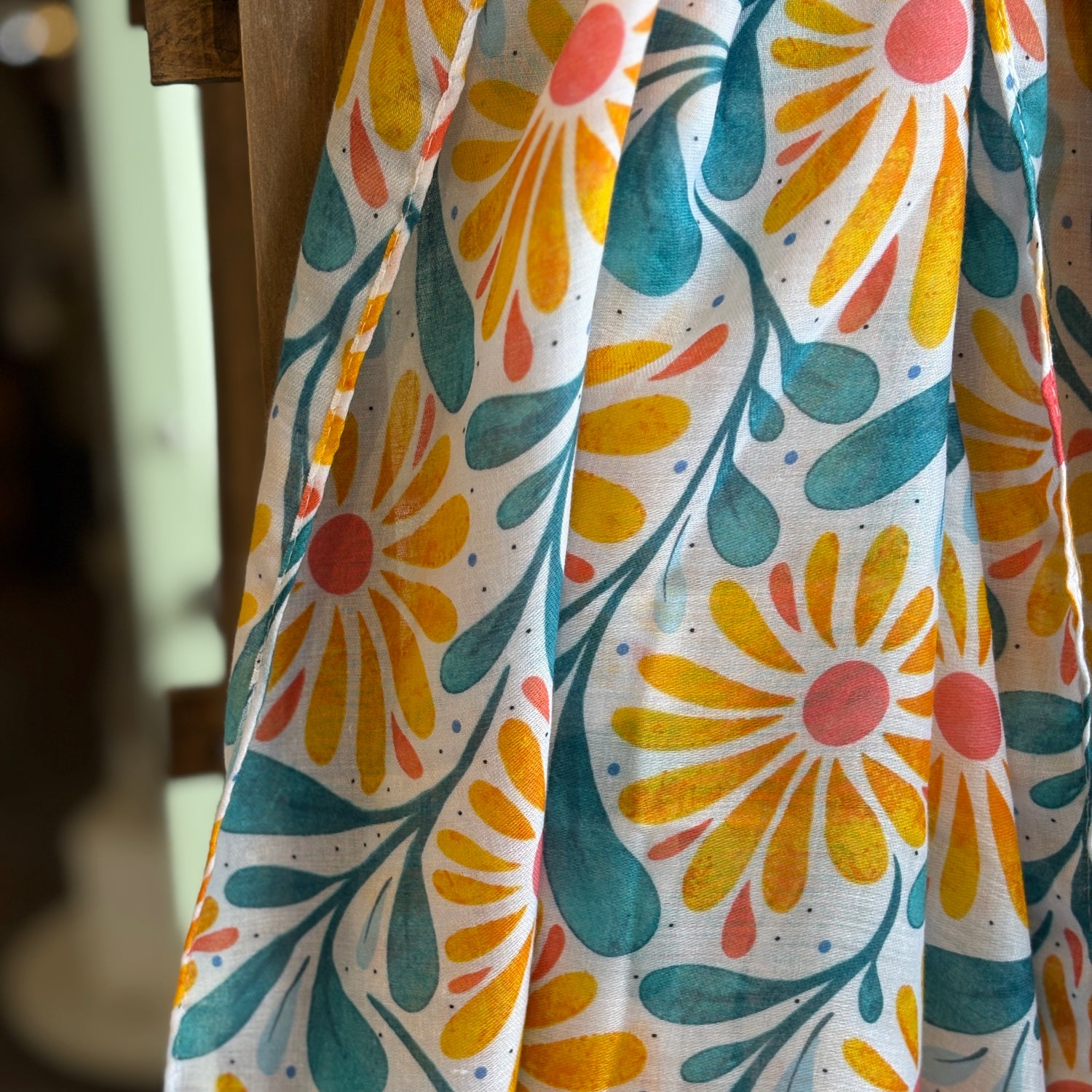 Daisy with Leaves Print Scarf