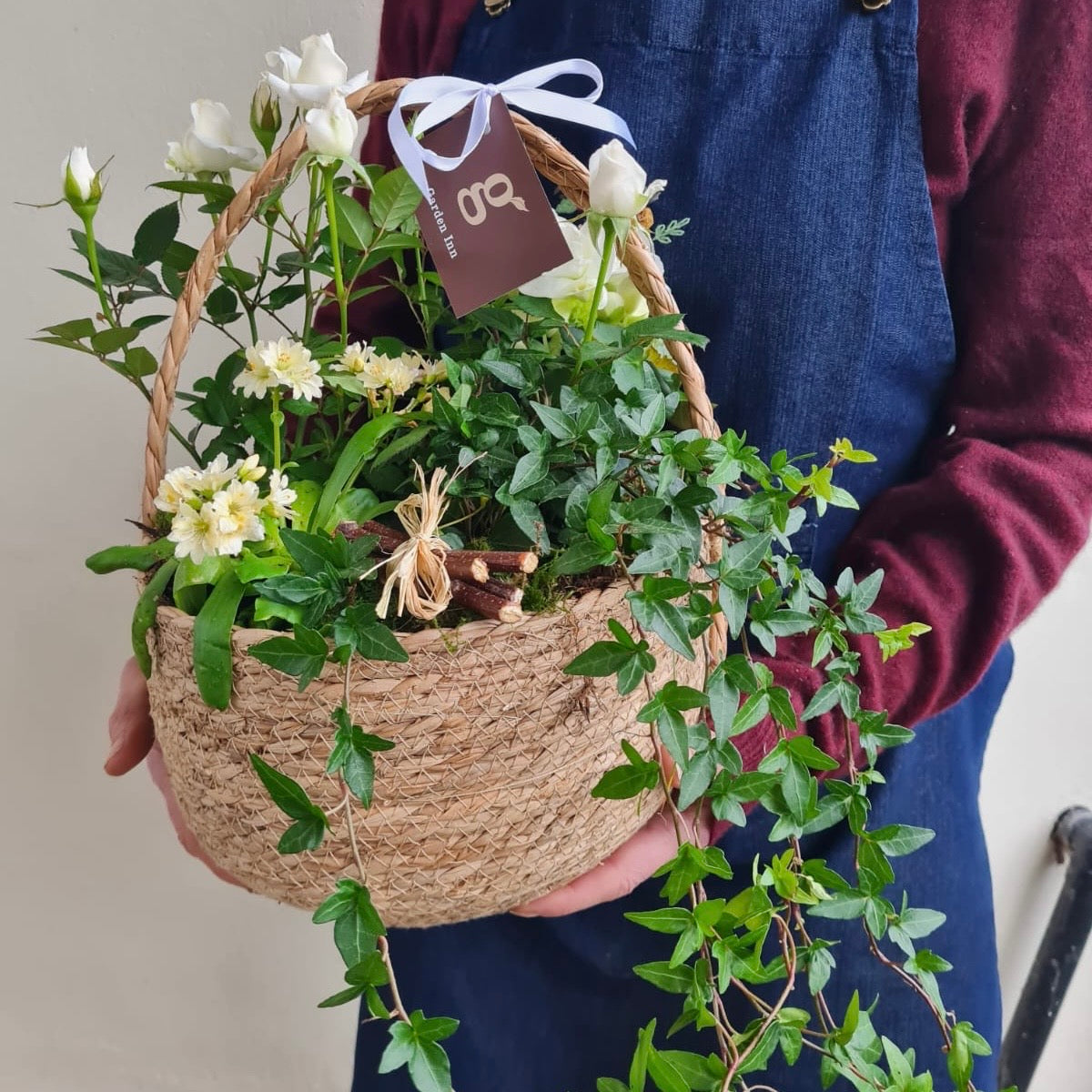 Seagrass Basket With Handle Arrangment